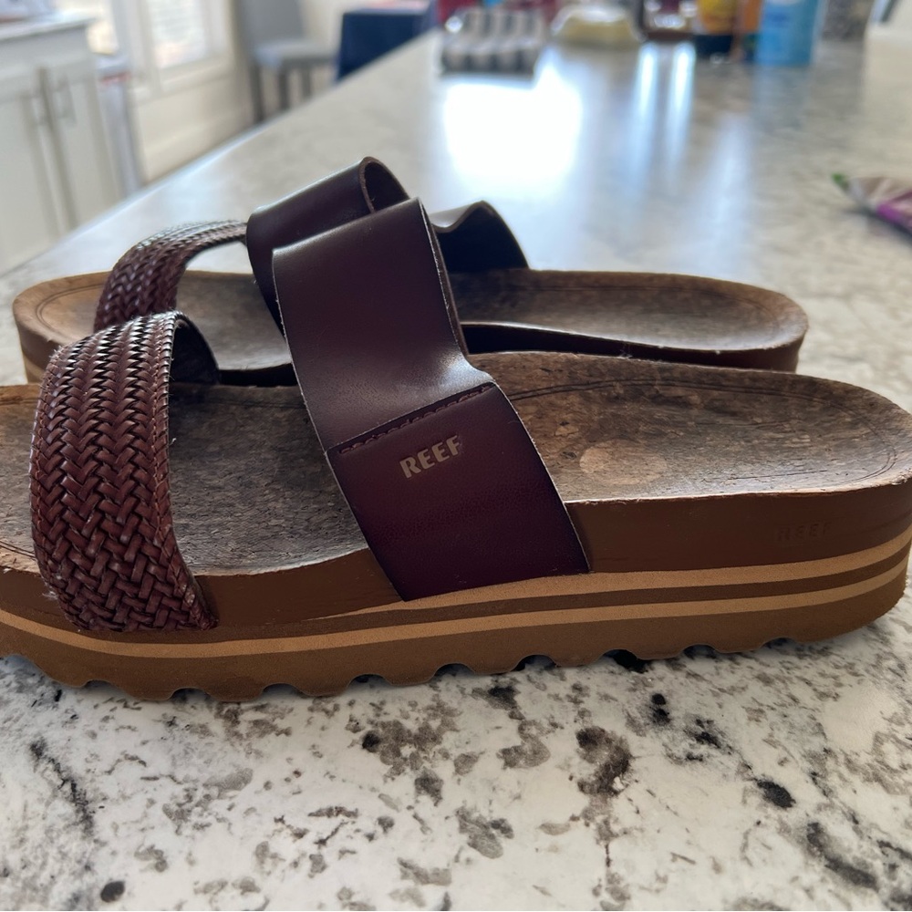 REEF- Size 10-Chocolate Braided & Smooth Double Strap Platform Slides - Picture 2 of 7